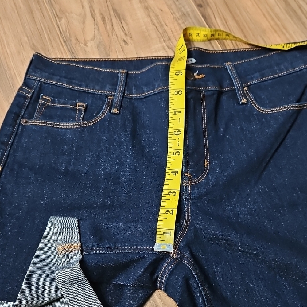 Old Navy Women's Dark Blue Jean Shorts NWT - Picture 5 of 8